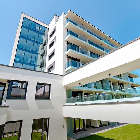 Bonnie-Premium Lelle Waterfront Private Apartment Balatonlelle Exterior foto
